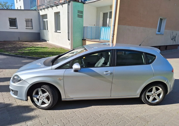 Seat Leon cena 18500 przebieg: 197000, rok produkcji 2011 z Moryń małe 79